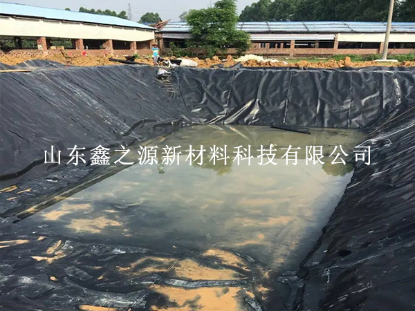 做好沼氣池黑膜的剪接工作，既節(jié)約又高效