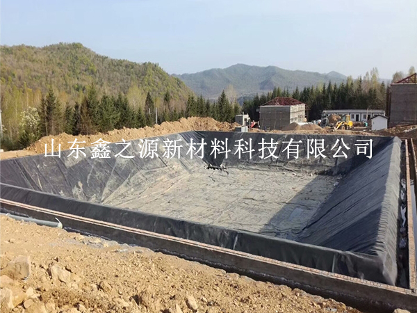 怎么的鋪設(shè)油田防滲膜可發(fā)揮其作用？